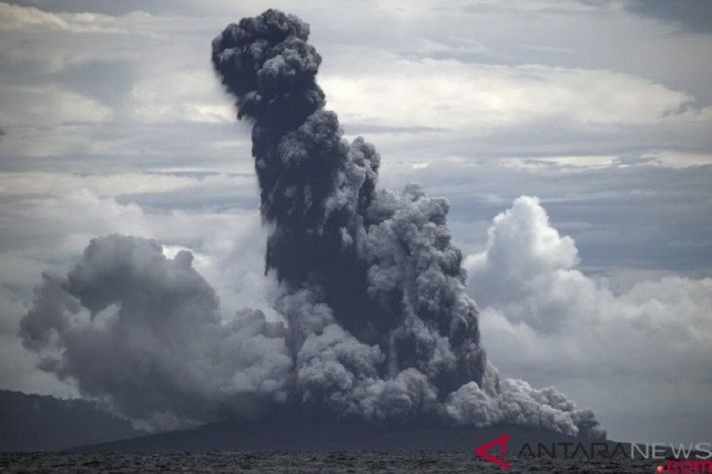 WEDUS GEMBEL: Semburannya mencapai 657 meter. ANTARA
