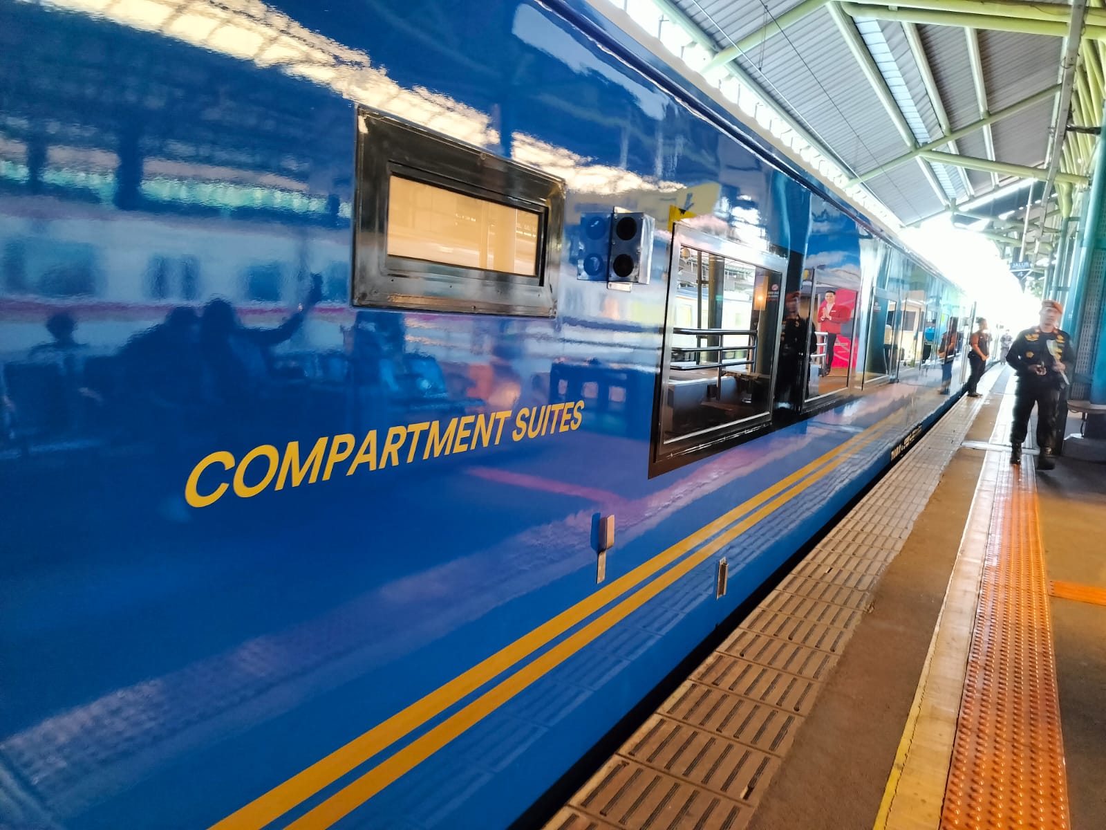 PT Kereta Api Indonesia (Persero) terus melakukan inovasi dalam meningkatkan pelayanan kepada masyarakat, salah satunya dengan membuat layanan “Kereta Suite Class Kompartemen”.