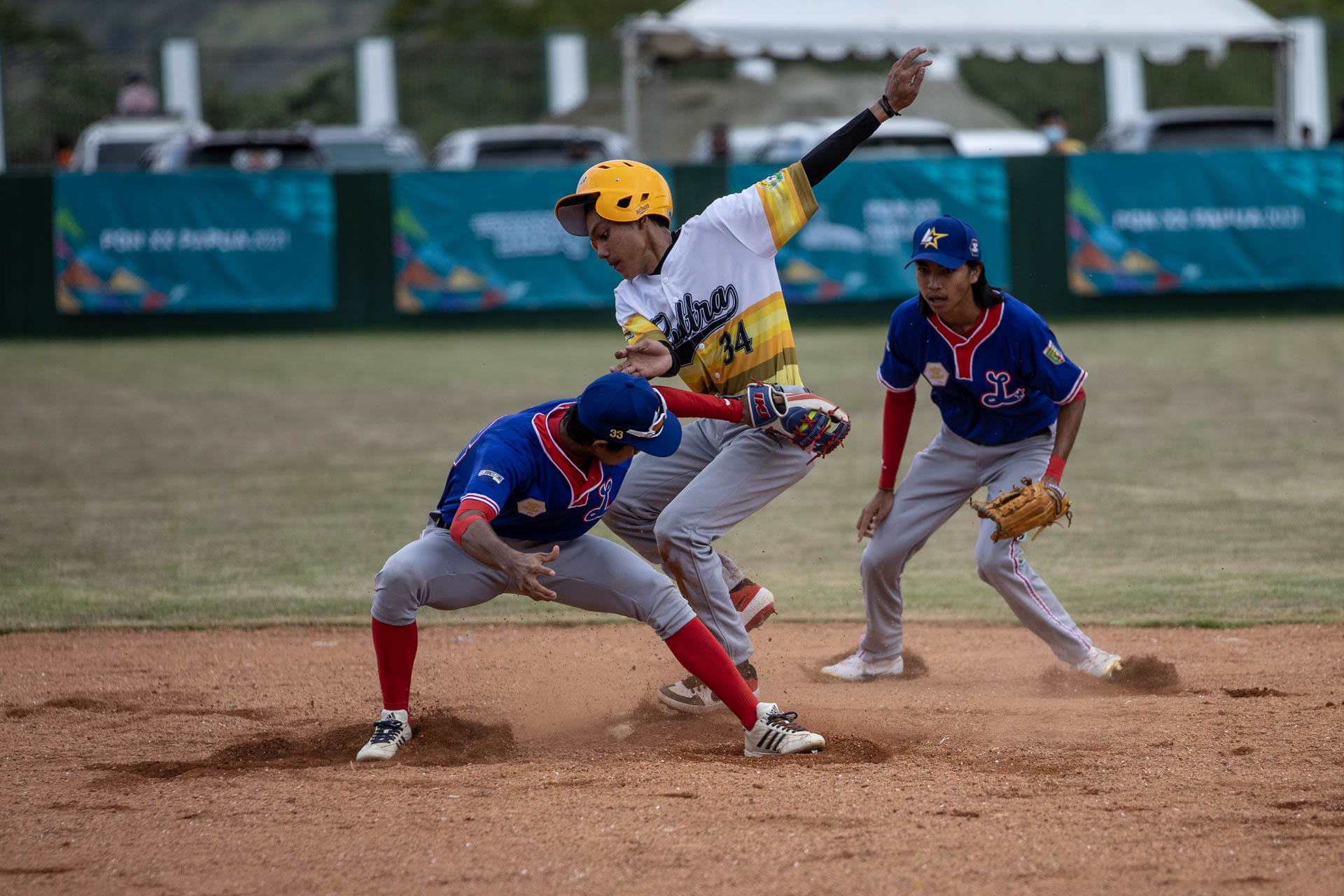 Softball Pertandingan perdana PON XX Papua
