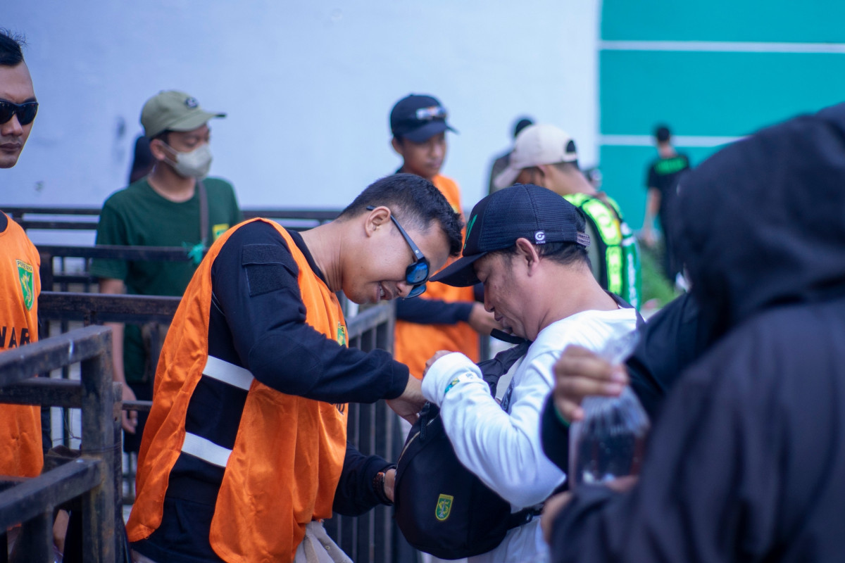 Penonton Boleh Bawa Makanan, Screening Lebih Ketat untuk Cegah Barang Berbahaya Masuk Stadion