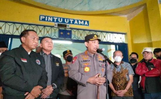 Sigap, Kapolri Terjunkan 6 Tim Usut Tragedi Stadiun Kanjuruhan