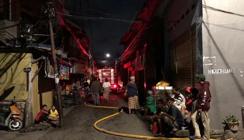 Pada Jumat malam (3/3/23), sekitar pukul 20.20 WIB, pipa bahan bakar minyak di kawasan Depo Plumpang, Jakarta Utara, terbakar