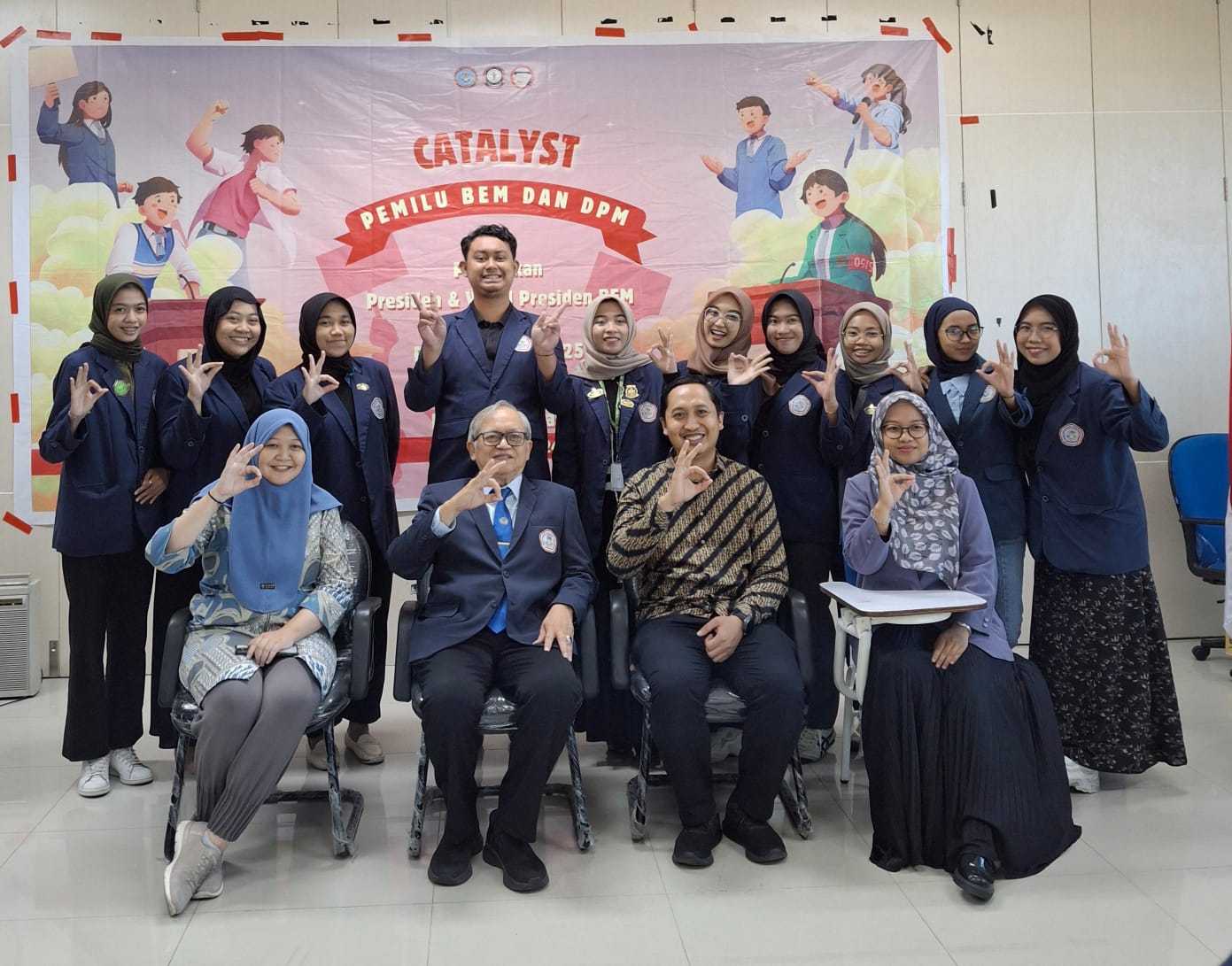 Seiring dengan beralihnya status Program Studi Farmasi di Fakultas Kedokteran UHT) menjadi Fakultas Farmasi yang mandiri, dinamika organisasi di lingkungan fakultas turut mengalami perubahan signifikan