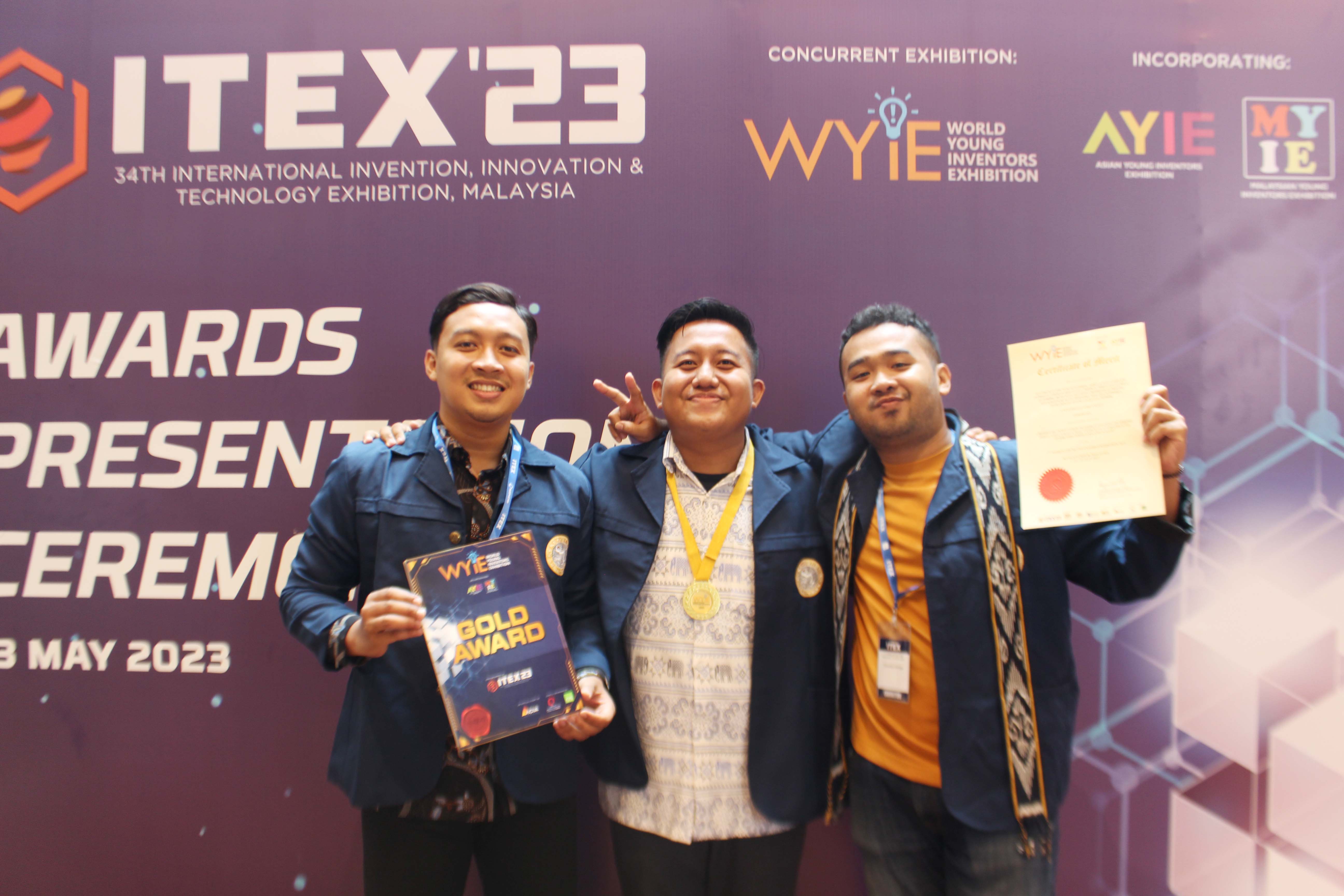 Gubernur Khofifah Optimis Lulusan Universitas Airlangga Siap dan Kuat Hadapi Tantangan Global