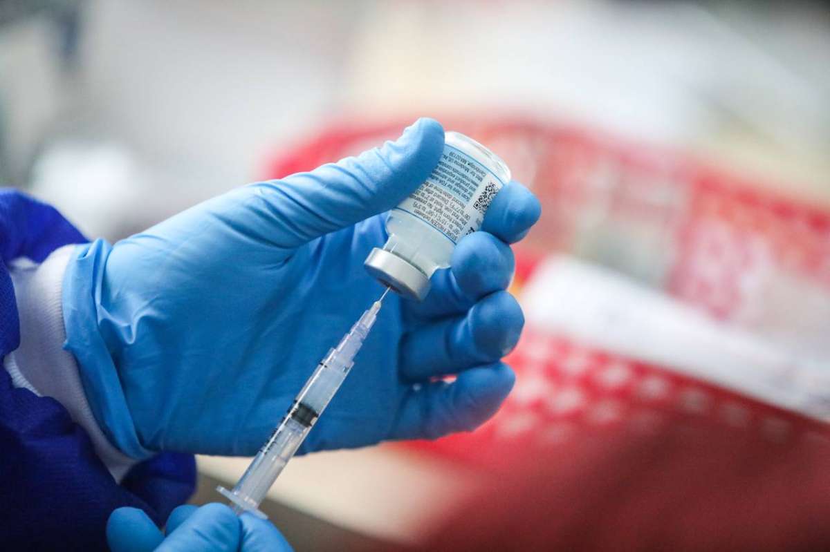 Kemenkes mengalokasikan vaksin Covid-19 jenis Pfizer ke Kota Bandung sebanyak 1.000 vial.
