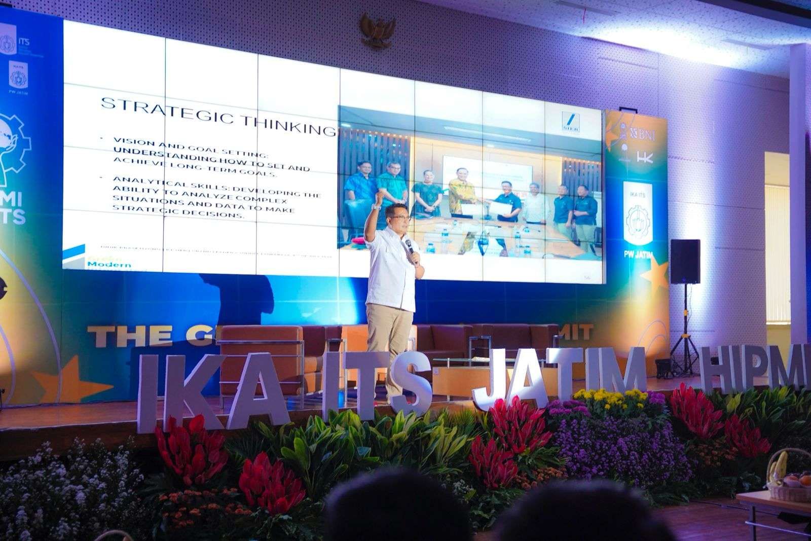 (Dirut) PT Surabaya Industrial Estate Rungkut (SIER), Didik Prasetiyono, yang membagikan tips bagaimana memupuk kepemimpinan yang adaptif 