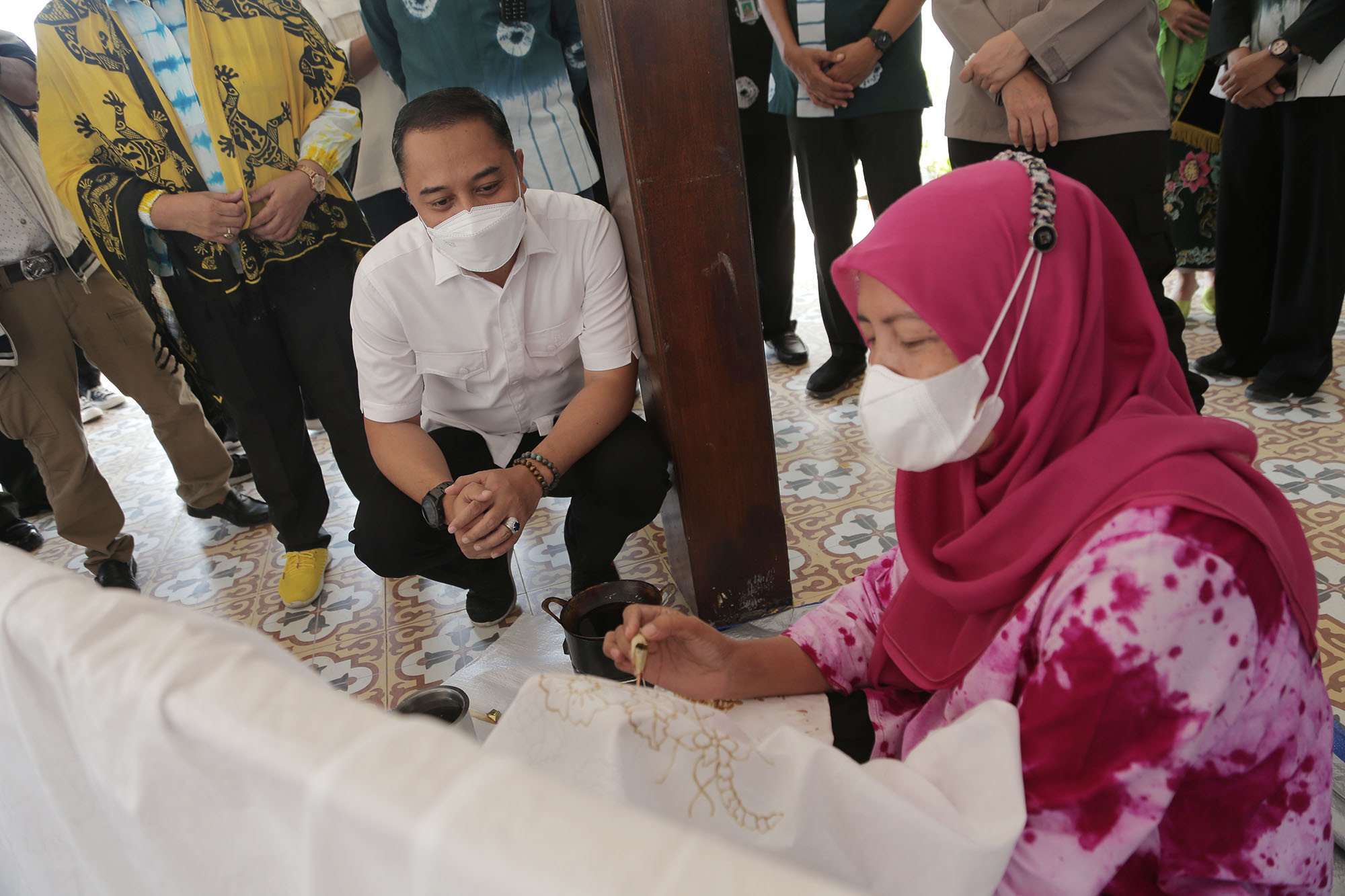 Di Kecamatan Mulyorejo ini, banyak ahli mencanting dan membatik yang sudah berusia 60 tahun keatas. Tetapi masih bersemangat untuk memberikan pendampingan dan pelatihan membuat batik